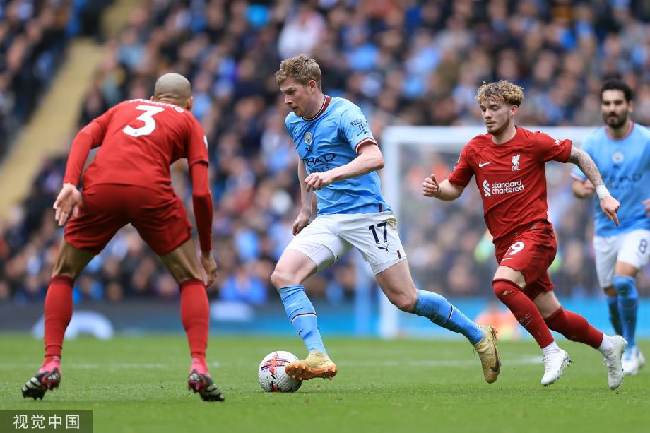 足球中超后卫世界级解围登上热搜