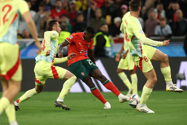 2026米兰冬奥会火炬继续在意大利境内传递