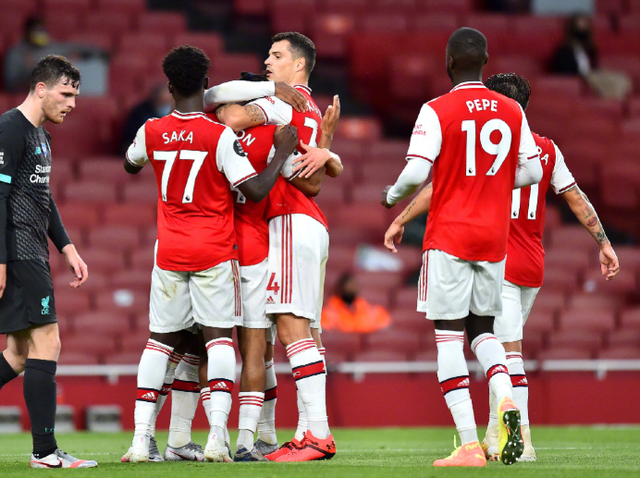 太阳vs马刺前瞻：布克对决福克斯，谁能带队延续连胜步伐？