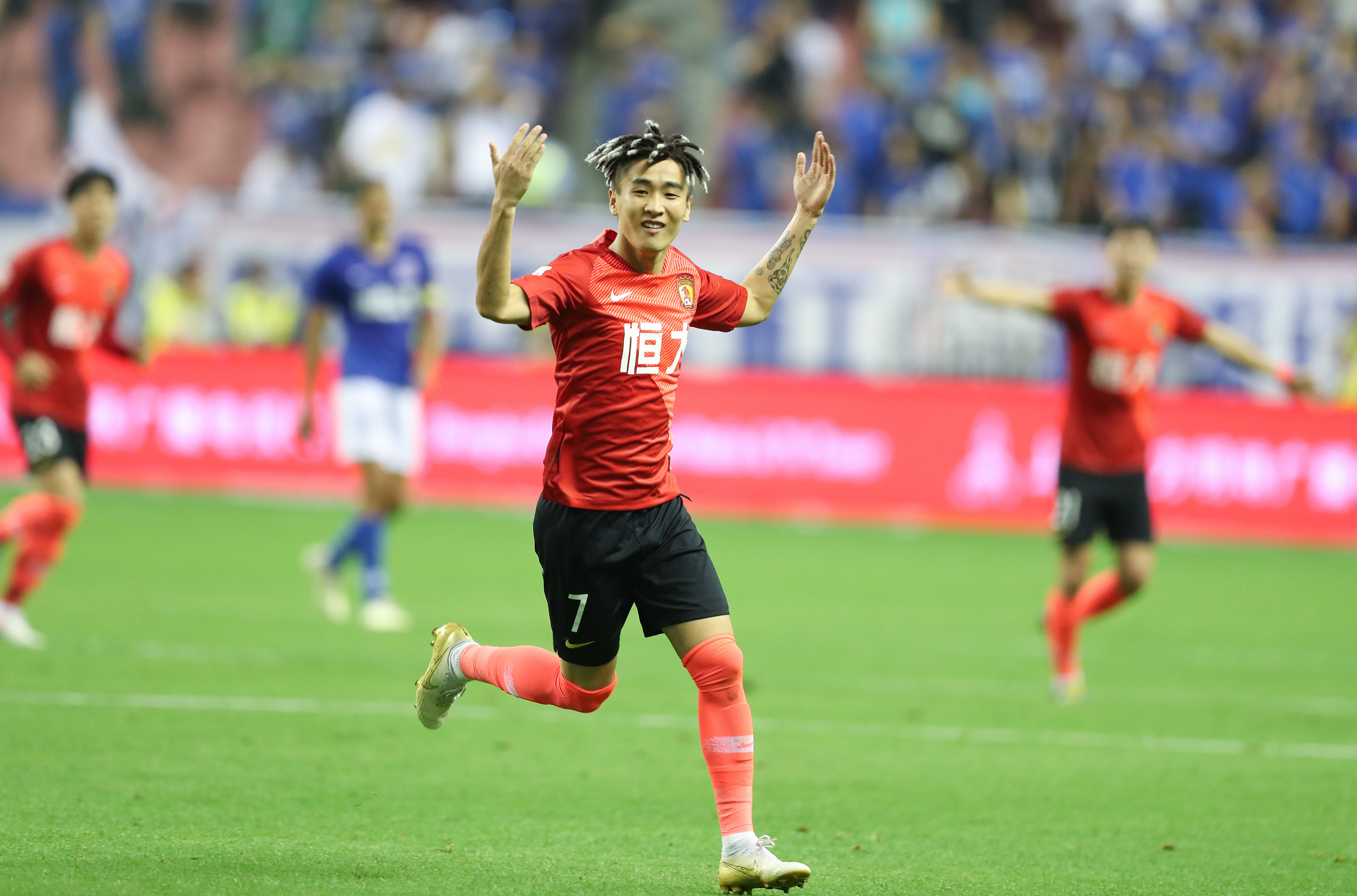 点射+助攻，B费再次当选曼联球迷票选的队内最佳球员