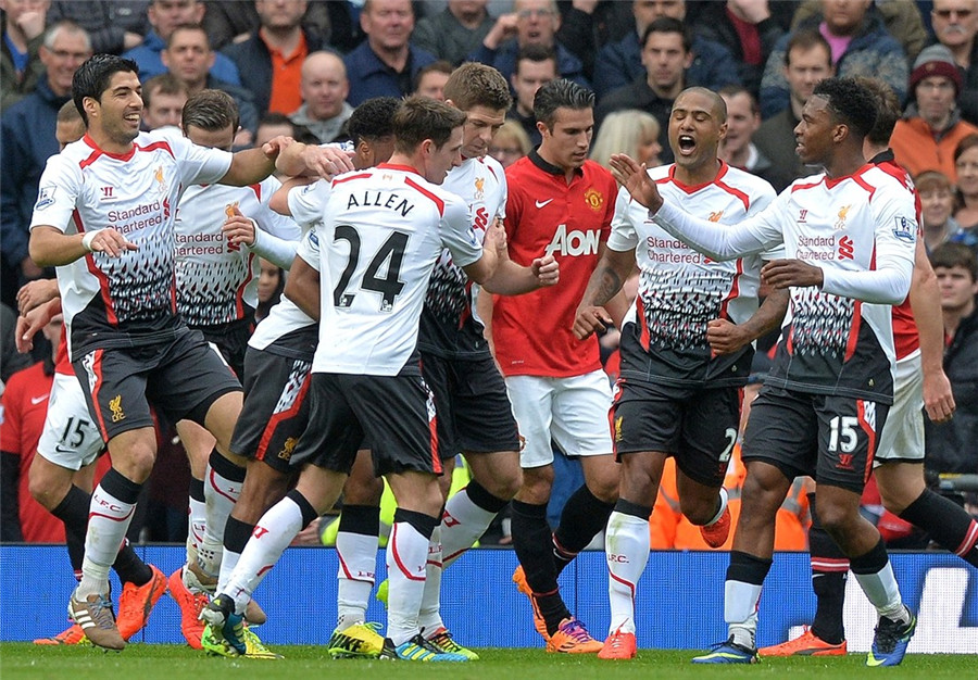 半场战报：阿森纳1-0布拉格斯拉维亚，萨卡点射